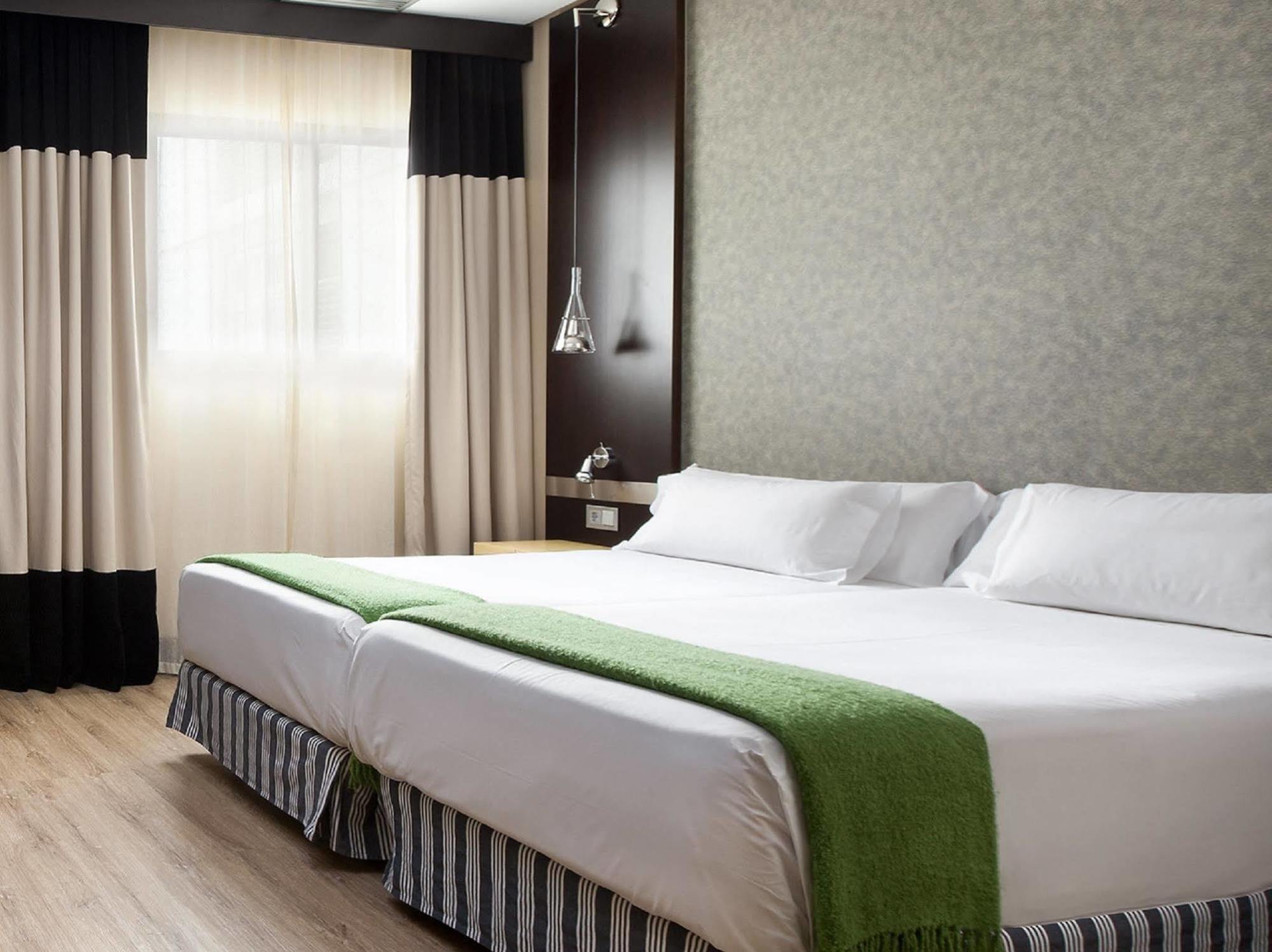Nh Avenida Jerez Hotel Jerez de la Frontera Kültér fotó